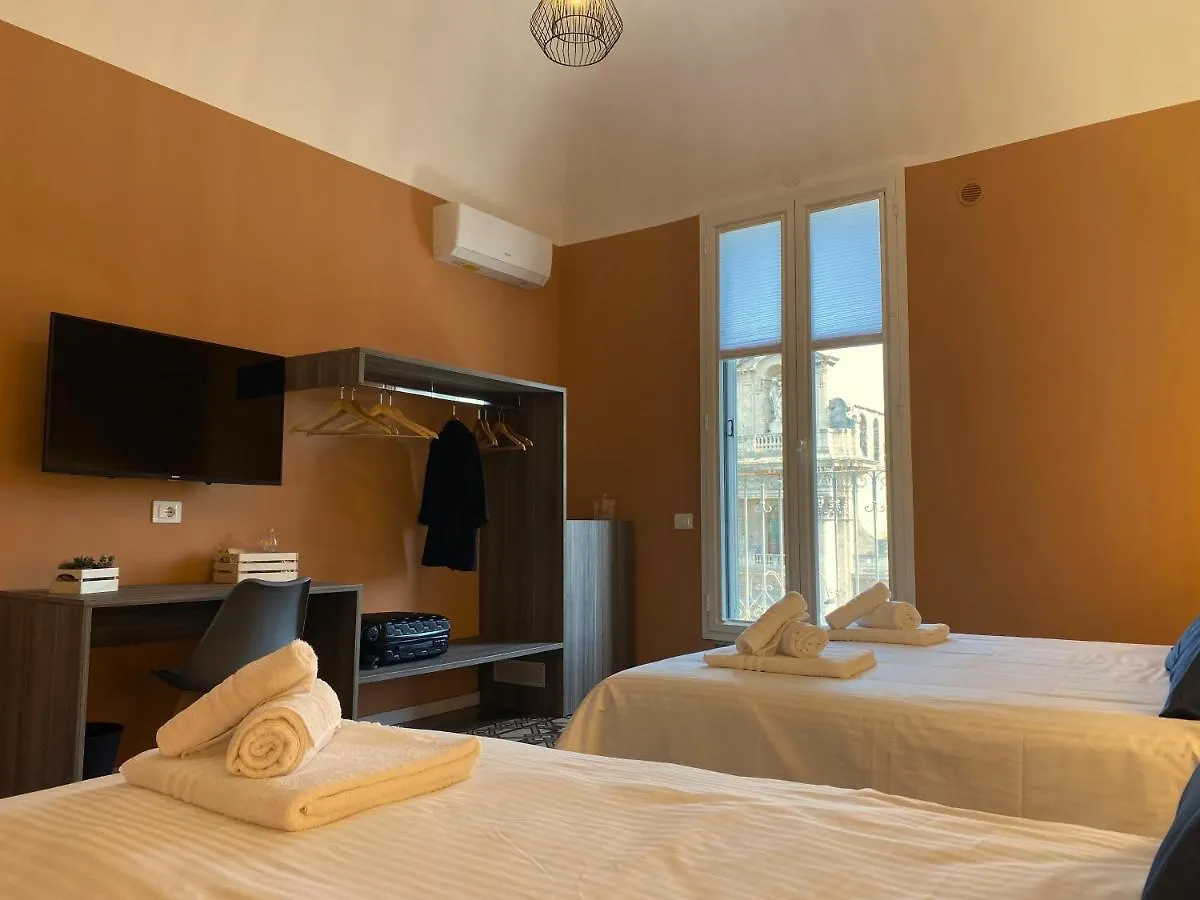 Bed & Breakfast Liotru Maisonne, Rooms With En-Suite Bathroom And Shared Bathroom Catania Italy