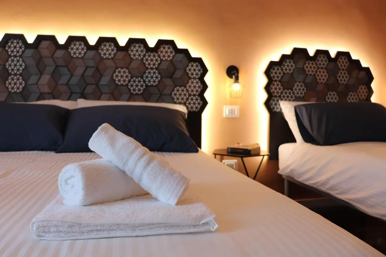 Bed & Breakfast Liotru Maisonne, Rooms With En-Suite Bathroom And Shared Bathroom Catania